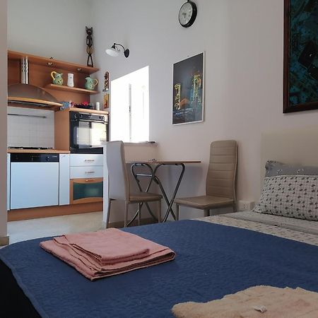 A Due Passi Appartament Otel Palermo Oda fotoğraf